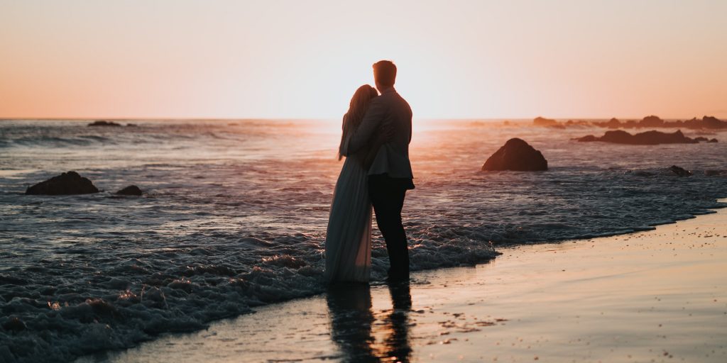 beach sunset couple