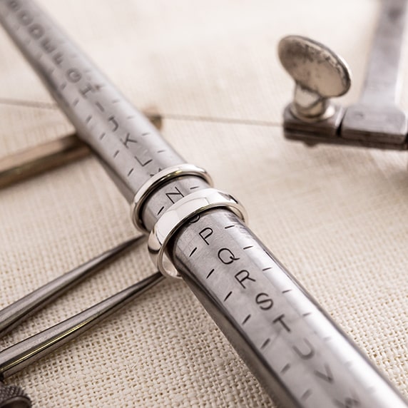 Make your own wedding rings in a jewellery workshop