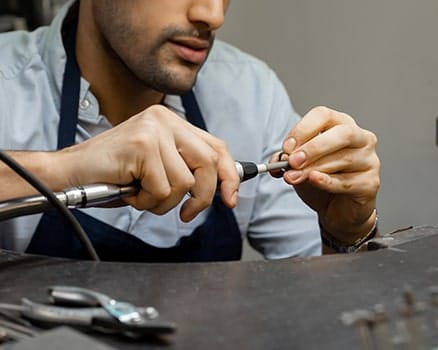 Learn to make your own wedding ring with the help of an expert jeweller in the Larsen Studio