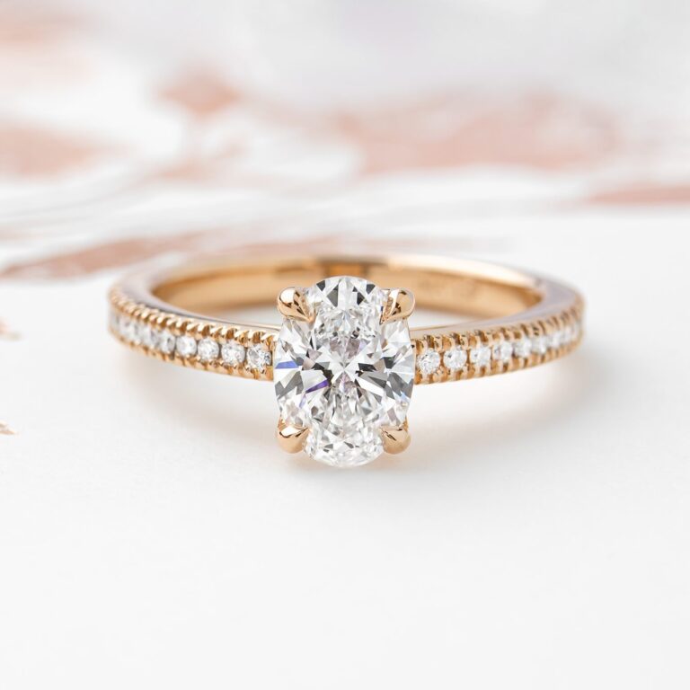 Oval diamond engagement ring