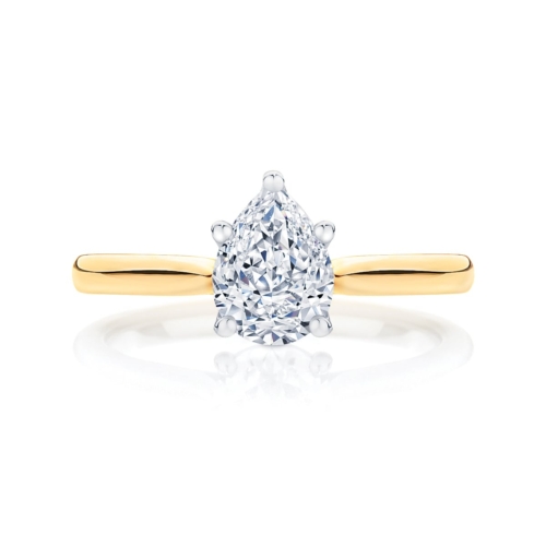 Pear cut diamond engagement ring yellow gold solitaire