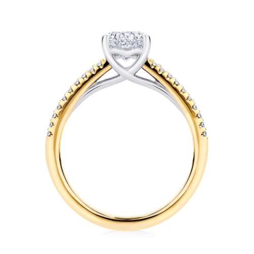 Pear cut diamond engagement ring yellow gold