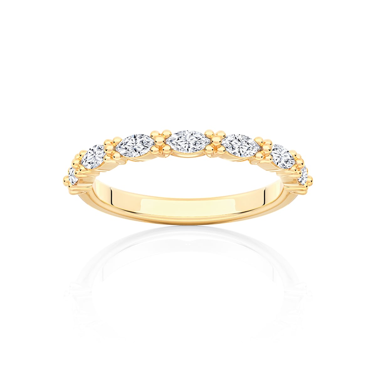Diamond Classic Wedding Ring in Yellow Gold | Daisy Chain